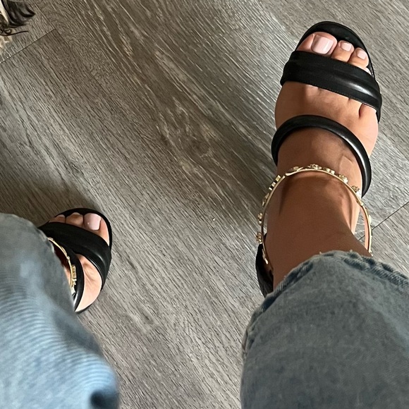 Authentic chanel wedges with gold ankle strap - Picture 10 of 10